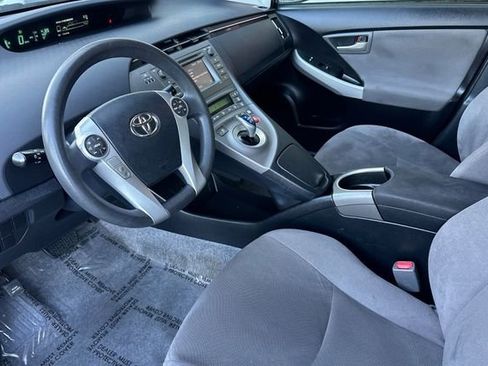 Used 2014 Toyota Prius Two image 11