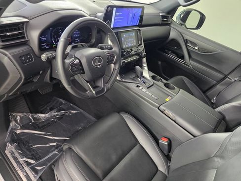 Used 2025 Lexus LX 700h Luxury w/ Appearance Package AWD/4WD image 10