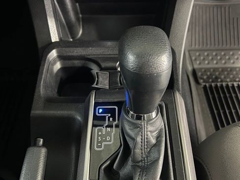 Certified 2022 Toyota Tacoma SR5 image 21