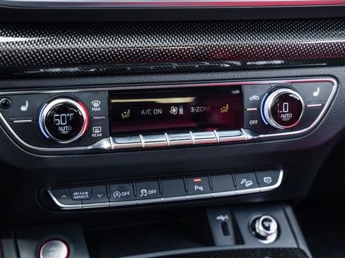 Used 2019 Audi SQ5 Premium Plus w/ Premium Plus Package image 19