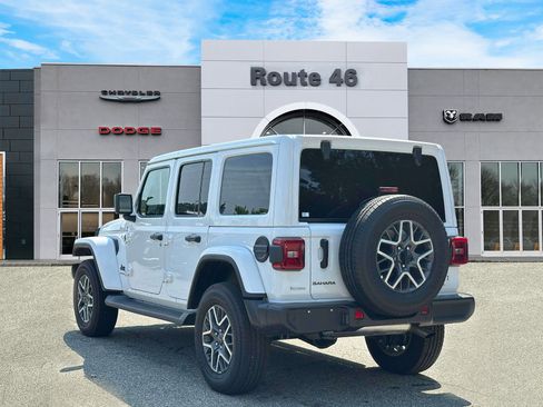 Used 2025 Jeep Wrangler Unlimited Sahara AWD/4WD image 4