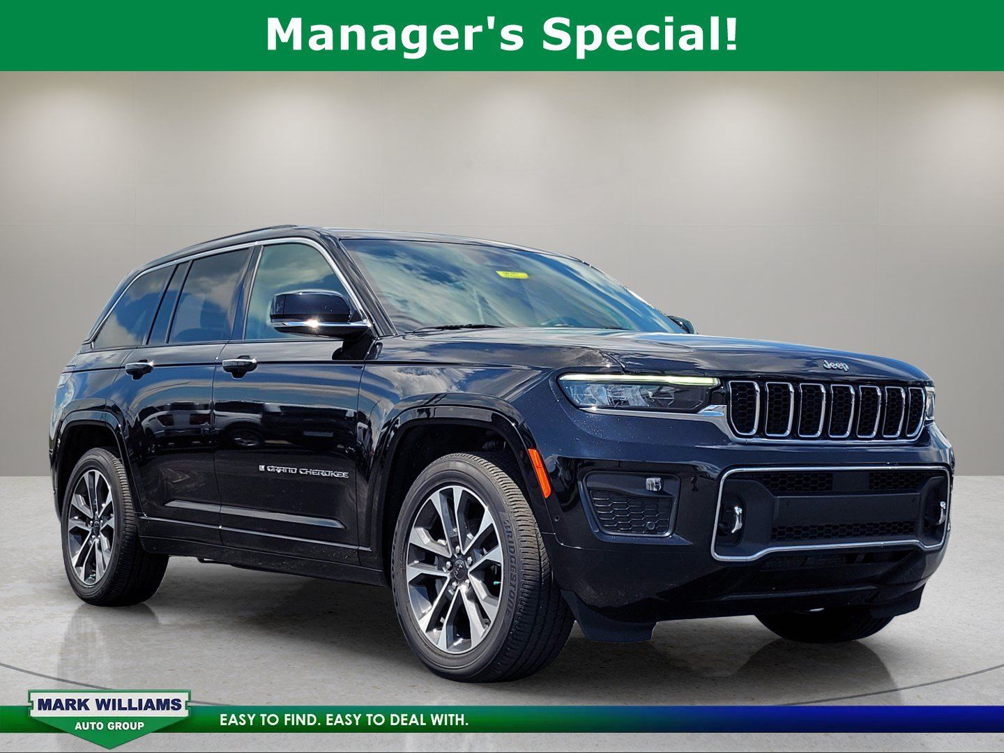 Used 2022 Jeep Grand Cherokee Overland w/ Luxury Tech Group IV AWD/4WD image 1