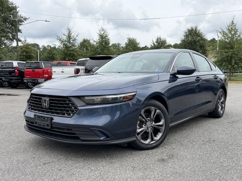 Used 2023 Honda Accord EX image 10