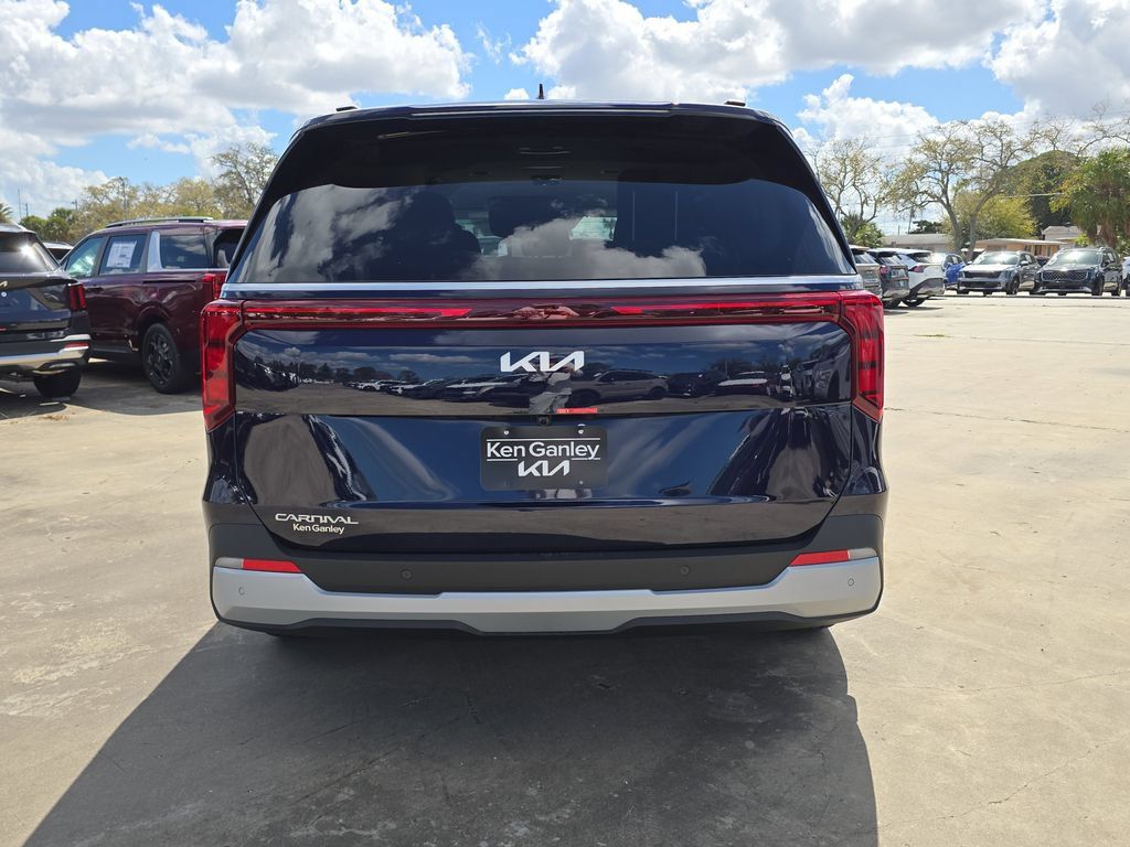 New 2026 Kia Carnival EX FWD image 7
