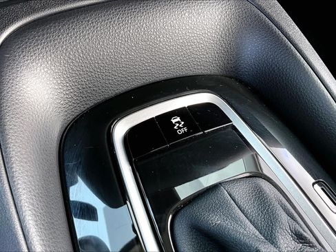 Used 2025 Toyota Corolla LE FWD image 30