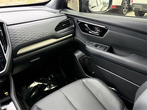 Certified 2025 Subaru Forester Limited image 13