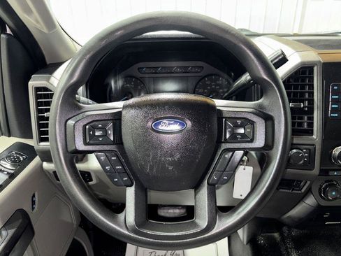 Used 2017 Ford F250 XL w/ Power Equipment Group AWD/4WD image 18