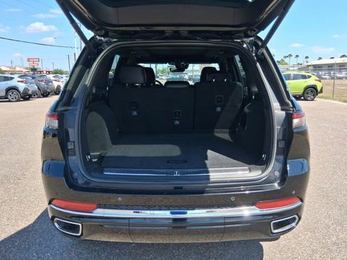 Used 2022 Jeep Grand Cherokee Overland RWD image 5
