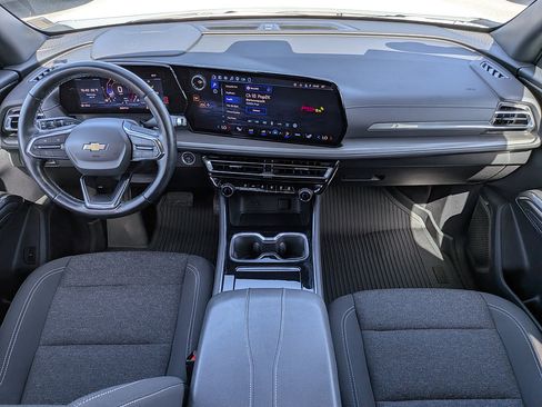 Used 2024 Chevrolet Traverse LS FWD image 14