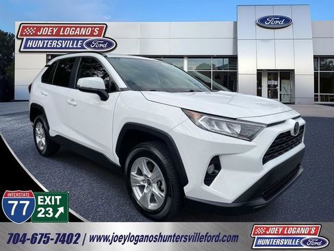 Used 2021 Toyota RAV4 XLE FWD image 1