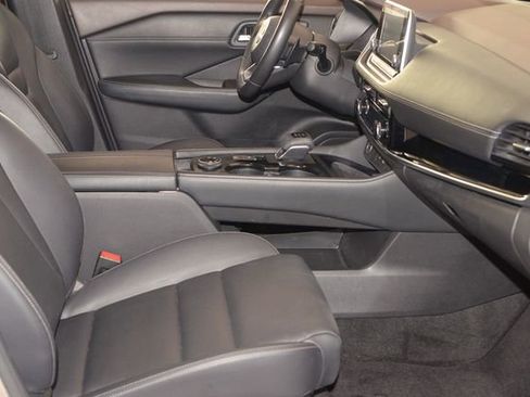 Used 2023 Nissan Rogue SL image 10