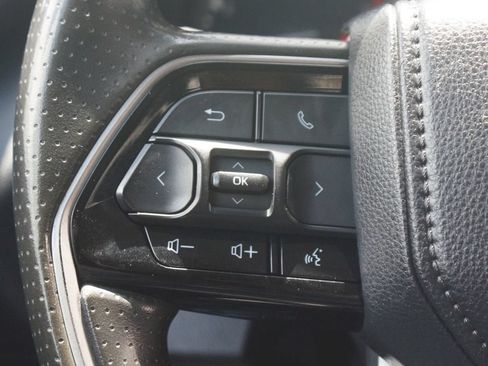 Used 2022 Toyota Tundra SR5 w/ SR5 Convenience Package AWD/4WD image 9
