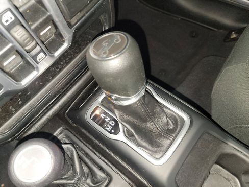 Used 2018 Jeep Wrangler Unlimited Sport S AWD/4WD image 27