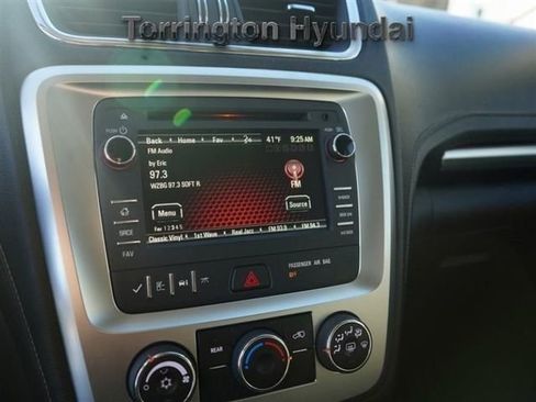 Used 2016 GMC Acadia SLE image 18