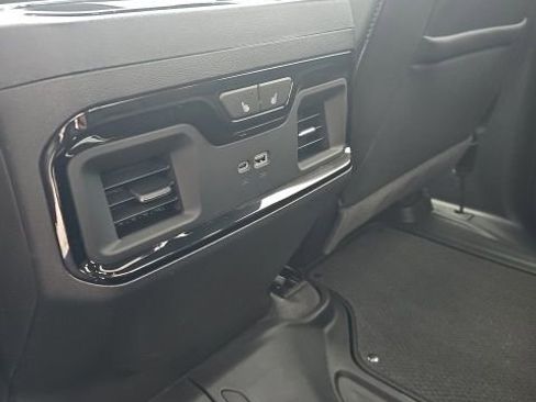 New 2026 GMC Sierra 1500 AT4 w/ AT4 Premium Package AWD/4WD image 12