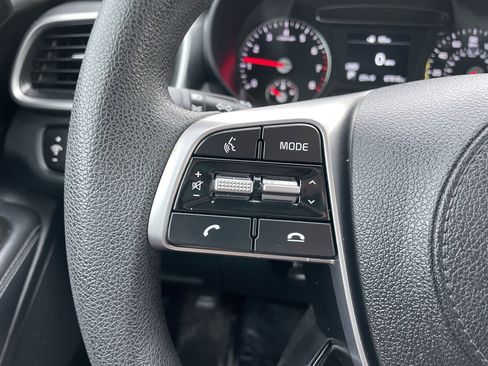 Used 2019 Kia Sorento LX image 14