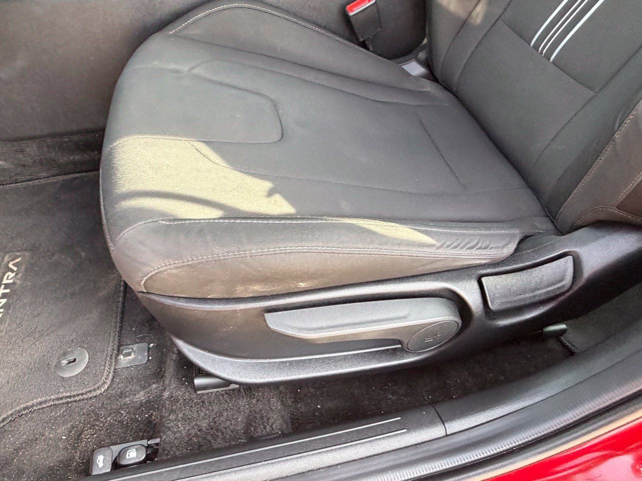 Used 2024 Hyundai Elantra SEL FWD image 23