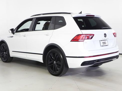 Used 2022 Volkswagen Tiguan SE R-Line FWD image 9