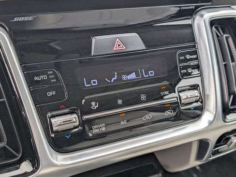 Certified 2023 Kia Sorento SX Prestige w/ Panoramic Sunroof Package image 30