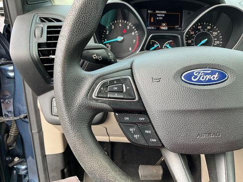 Used 2018 Ford Escape SE w/ SE Sync 3 Package FWD image 10