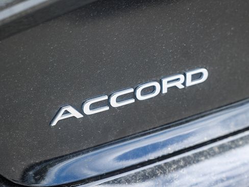 Used 2023 Honda Accord Sport image 9