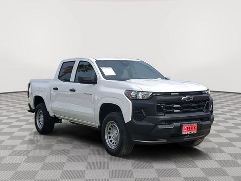 Used 2026 Chevrolet Colorado W/T RWD image 3