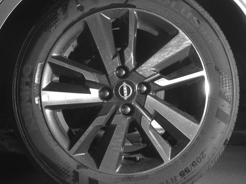 Used 2025 Nissan Versa SV image 14