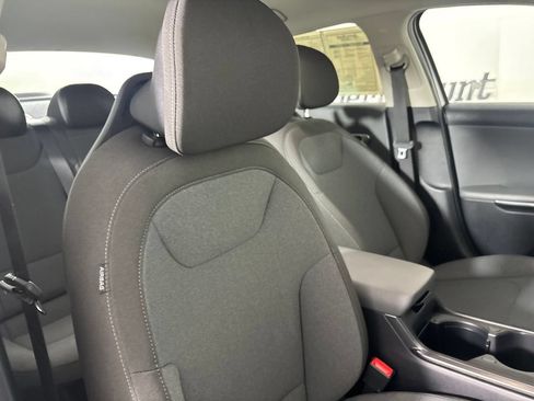 Used 2025 Kia K4 FWD image 28
