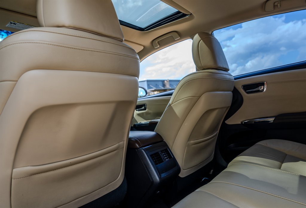 Used 2018 Toyota Avalon Touring w/ Carpet Mat Package FWD image 30