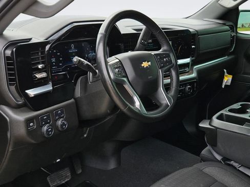 Used 2024 Chevrolet Silverado 1500 LT AWD/4WD image 31