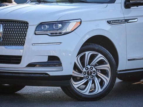 Used 2022 Lincoln Navigator Reserve AWD/4WD image 13