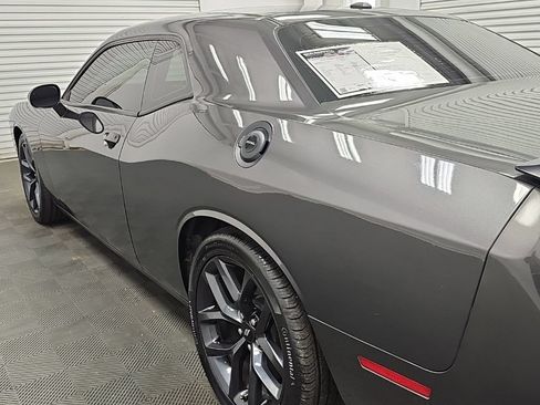 Used 2019 Dodge Challenger R/T w/ Driver Convenience Group RWD image 7