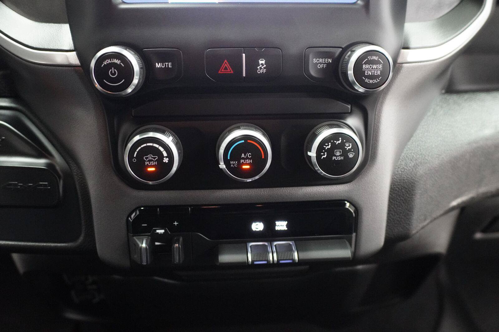 Used 2022 RAM 2500 Big Horn AWD/4WD image 19