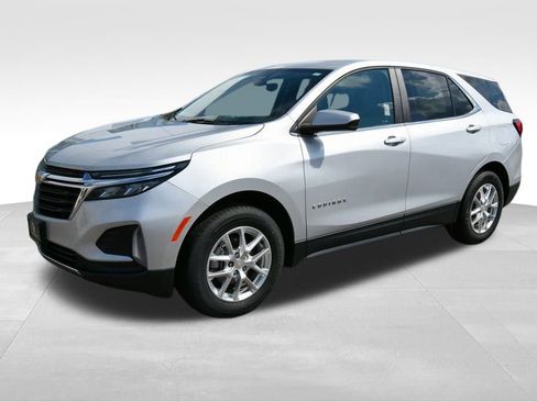 Used 2022 Chevrolet Equinox LT AWD/4WD image 2