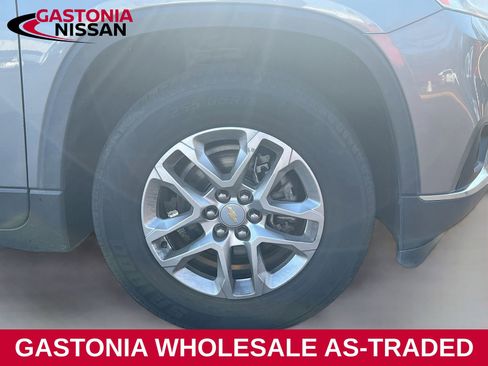 Used 2021 Chevrolet Traverse LT image 30