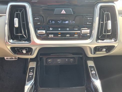 Used 2023 Kia Sorento SX Prestige w/ Panoramic Sunroof Package AWD/4WD image 20