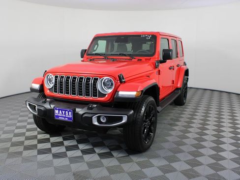 Used 2025 Jeep Wrangler Unlimited Sahara w/ Safety Group AWD/4WD image 20