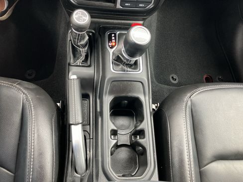 Used 2021 Jeep Wrangler Unlimited Sahara AWD/4WD image 20