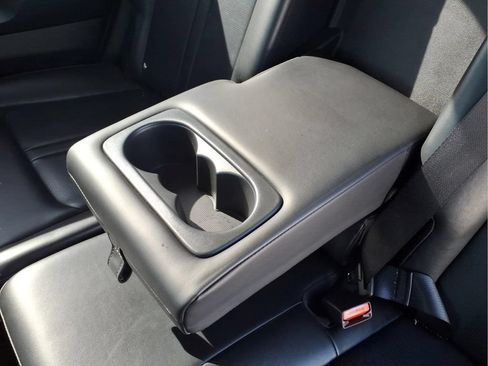 Used 2025 Kia Sorento S FWD image 31