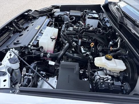 Used 2025 Toyota Tacoma SR5 w/ SR5 Upgrade Package RWD image 37