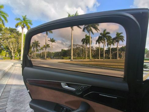 Used 2011 Audi A8 L 4.2 image 24