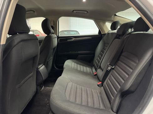 Used 2018 Ford Fusion SE FWD image 20