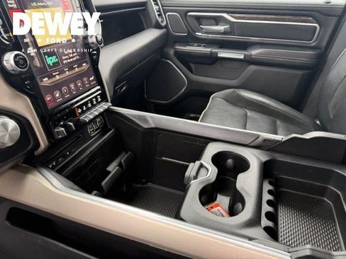 Used 2019 RAM 1500 Laramie AWD/4WD image 29
