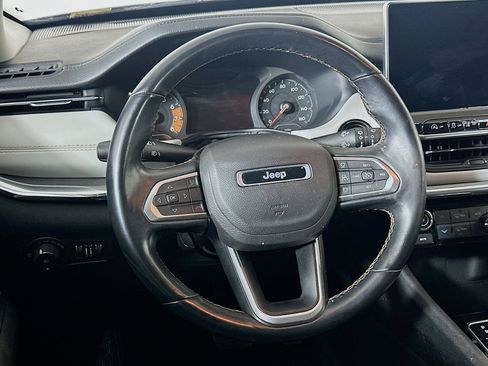 Used 2022 Jeep Compass Limited image 18