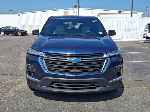 Used 2022 Chevrolet Traverse LS FWD image 4