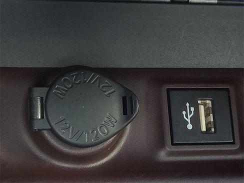 Used 2024 Toyota RAV4 Limited image 23