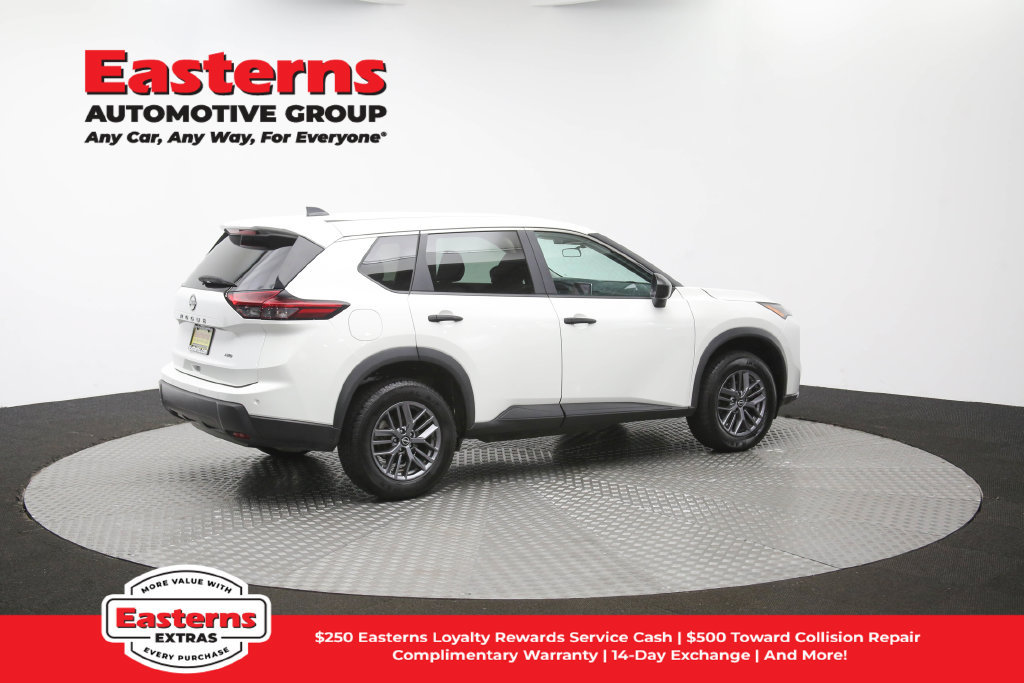 Used 2024 Nissan Rogue S AWD/4WD image 28