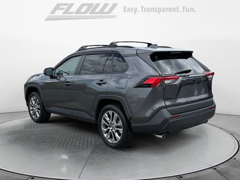 Used 2022 Toyota RAV4 XLE Premium image 6