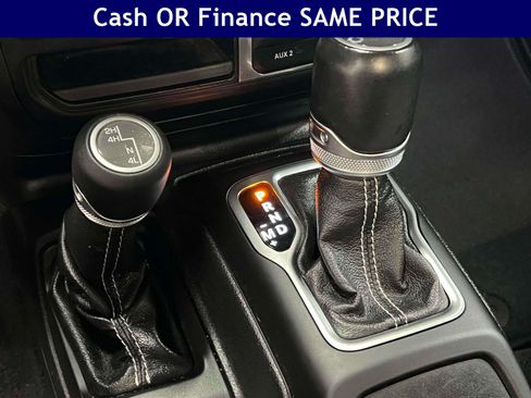 Used 2020 Jeep Wrangler Unlimited Sahara AWD/4WD image 22