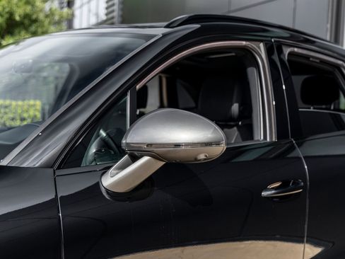 Certified 2023 Porsche Macan Turbo image 22